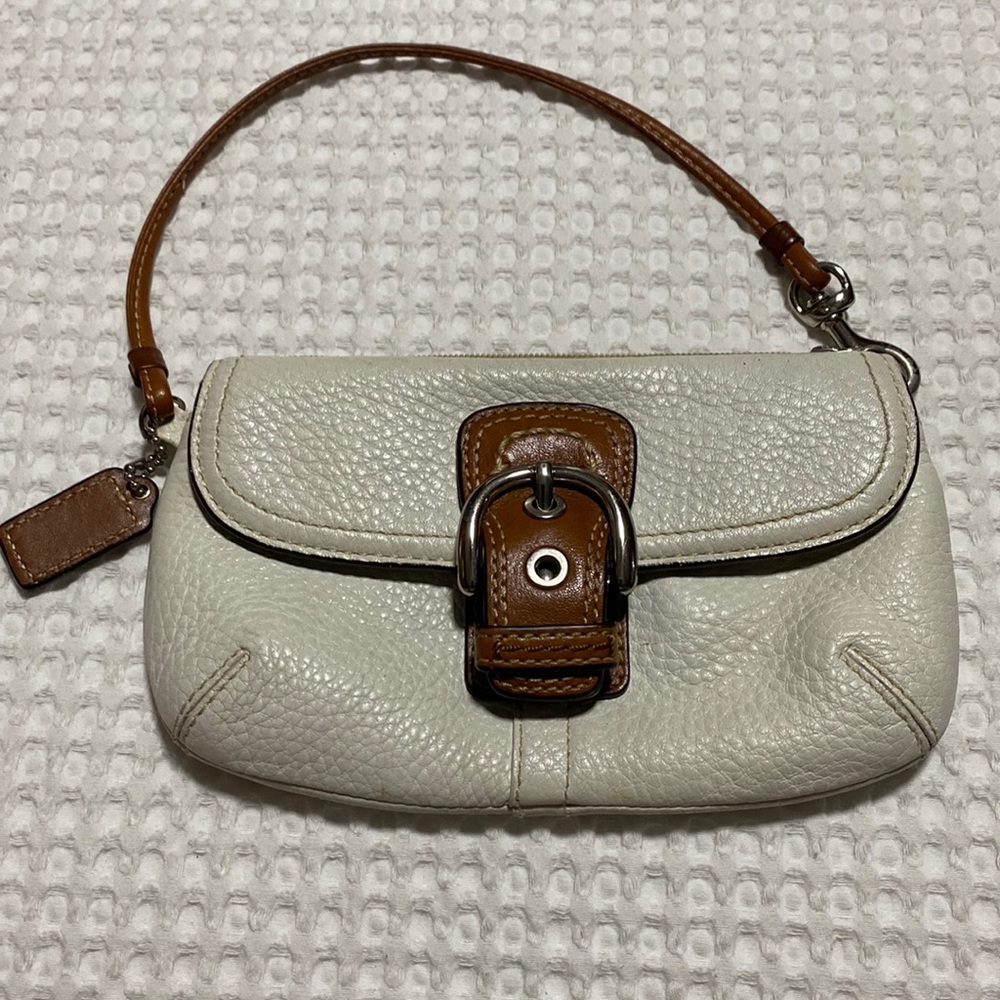 Coach Wristlet Snap Button Closure White /Tan. Very Good Condition. Used - Picture 2 of 11